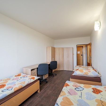 Hostel Tvm Tower Modrany Praha Exteriér fotografie