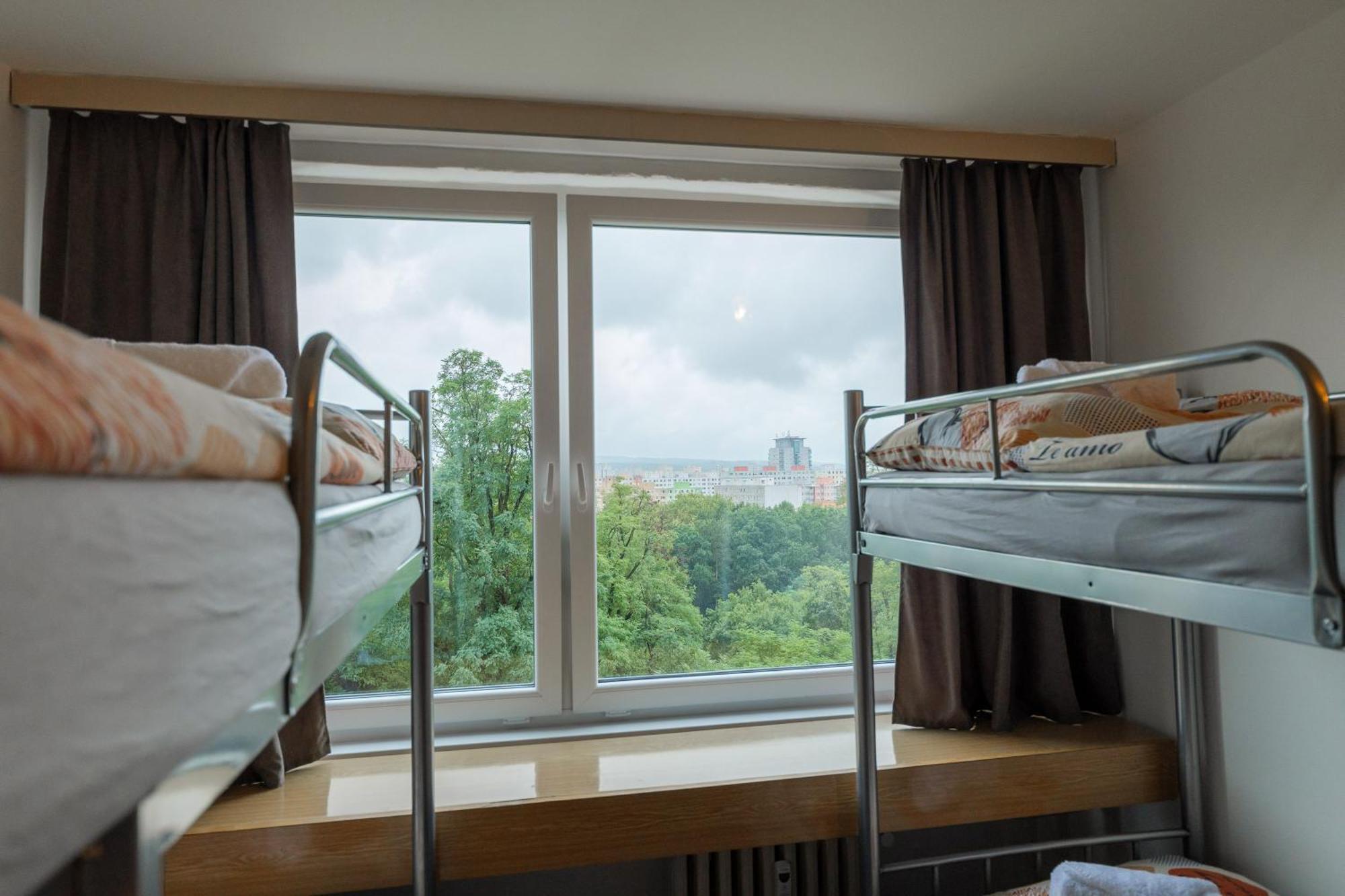 Hostel Tvm Tower Modrany Praha Exteriér fotografie