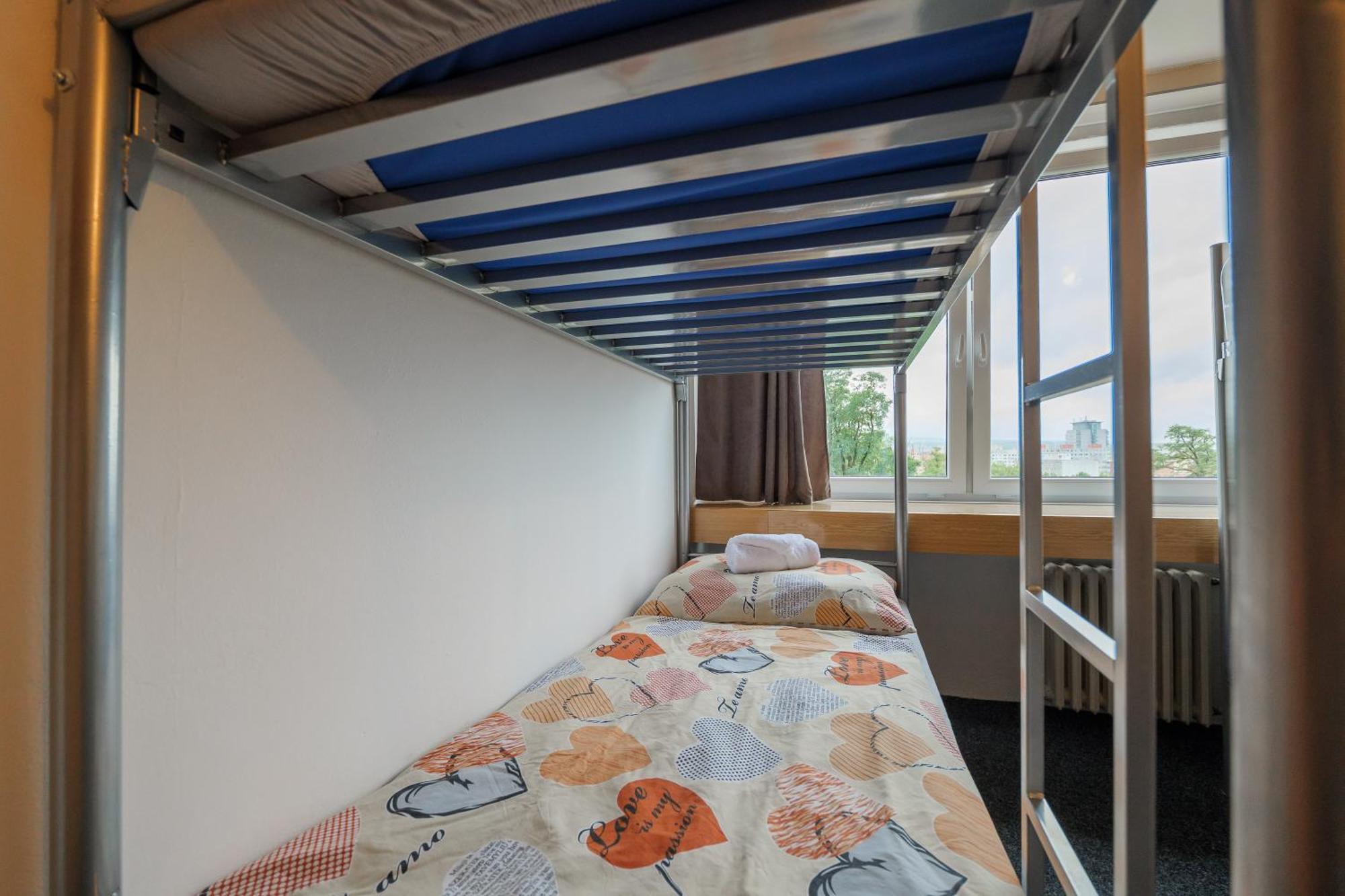Hostel Tvm Tower Modrany Praha Exteriér fotografie