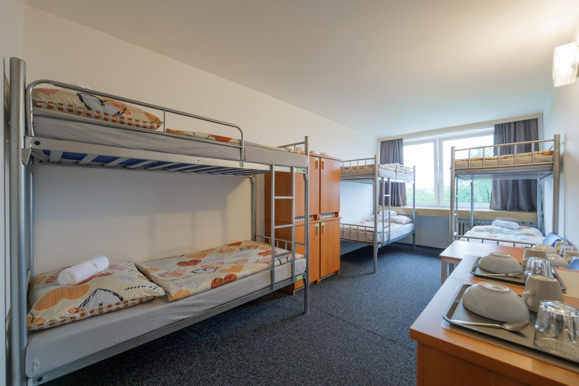 Hostel Tvm Tower Modrany Praha Exteriér fotografie