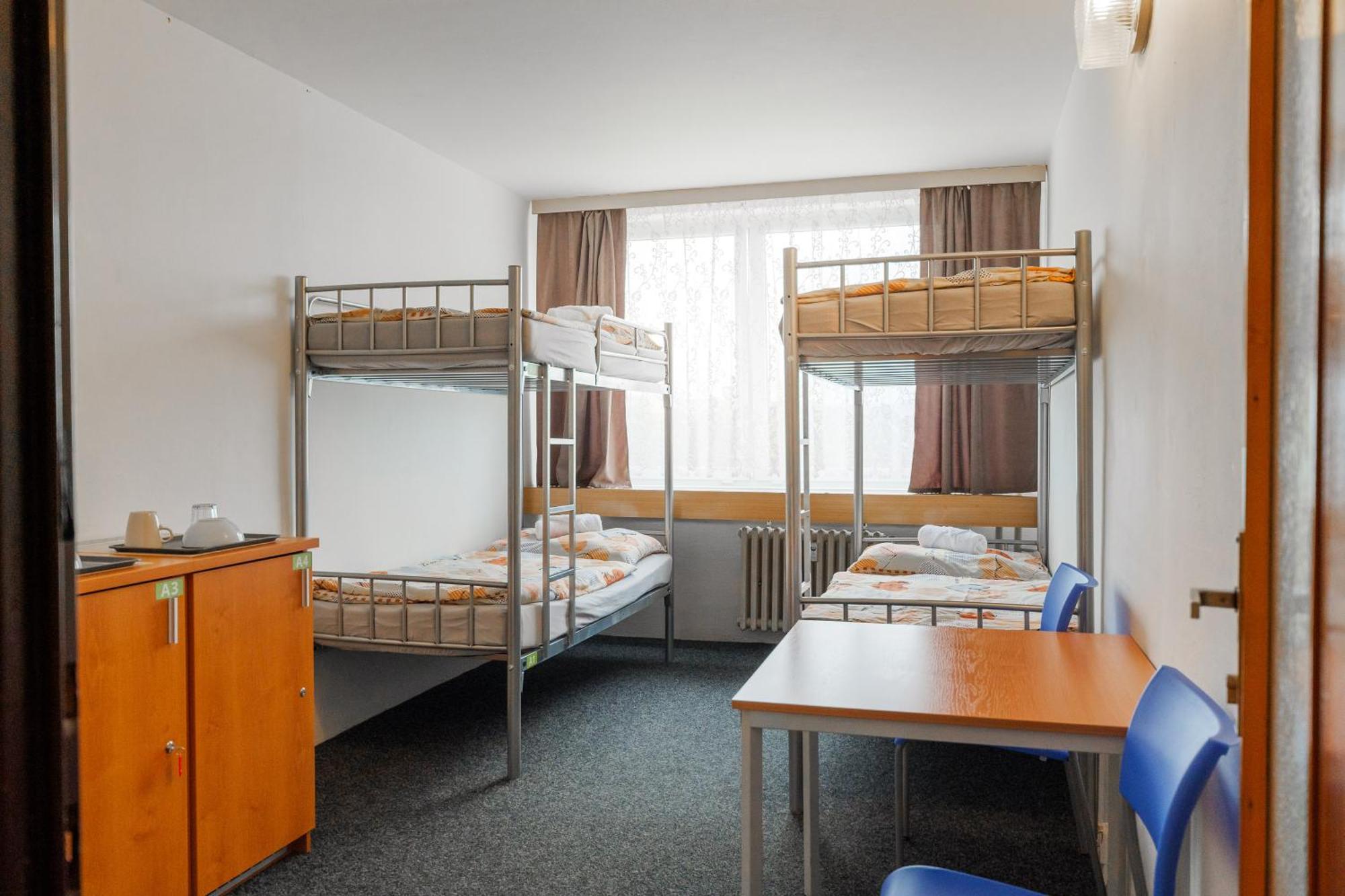 Hostel Tvm Tower Modrany Praha Exteriér fotografie