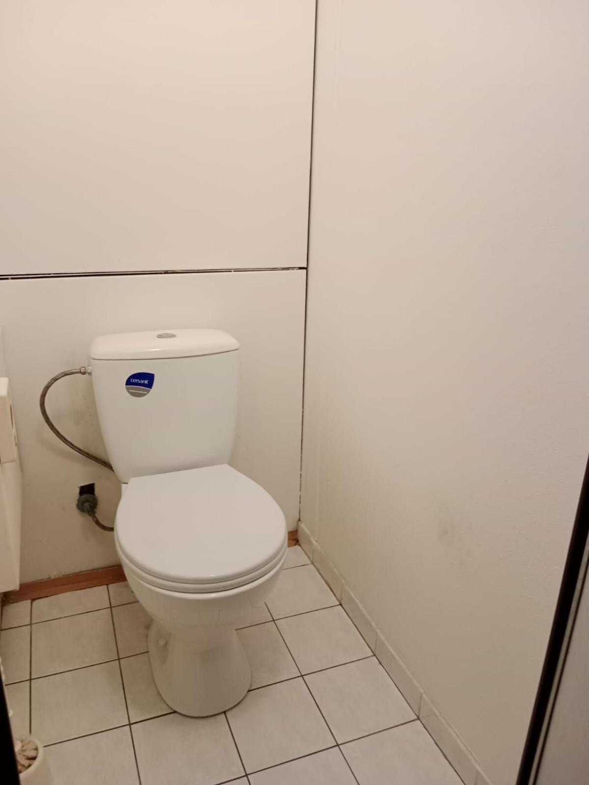 Hostel Tvm Tower Modrany Praha Exteriér fotografie