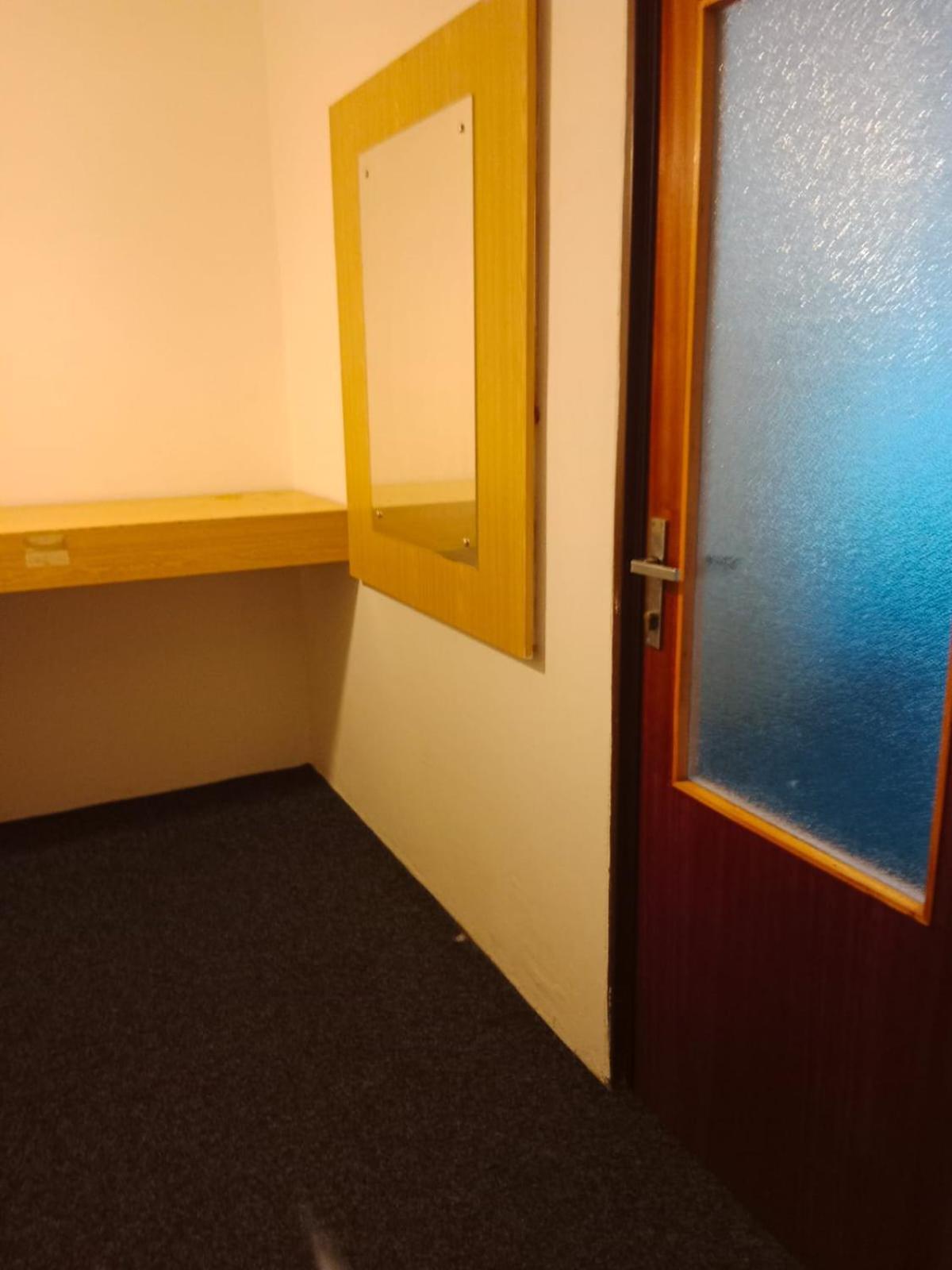 Hostel Tvm Tower Modrany Praha Exteriér fotografie