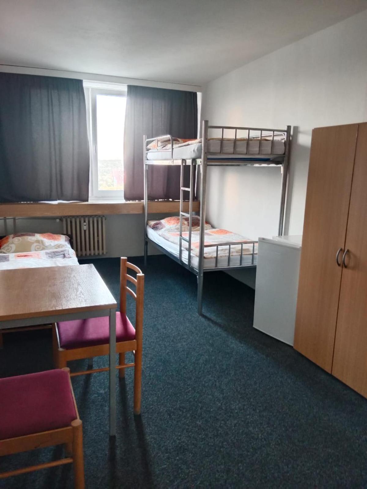 Hostel Tvm Tower Modrany Praha Exteriér fotografie